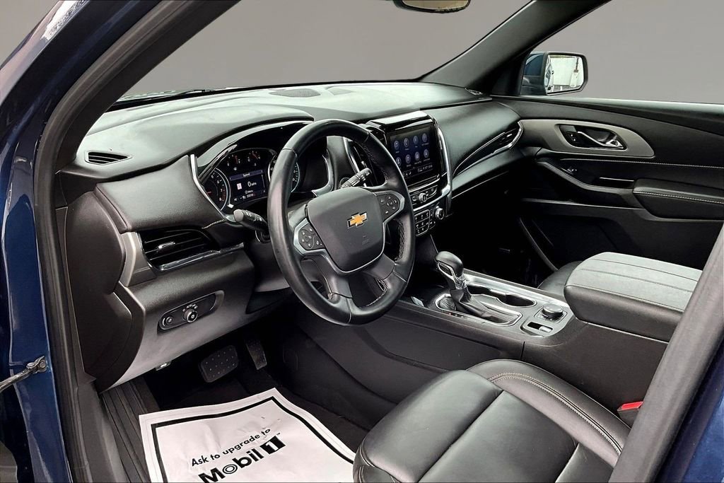 Used 2023 Chevrolet Traverse LT w/ LT Premium Package AWD/4WD image 17