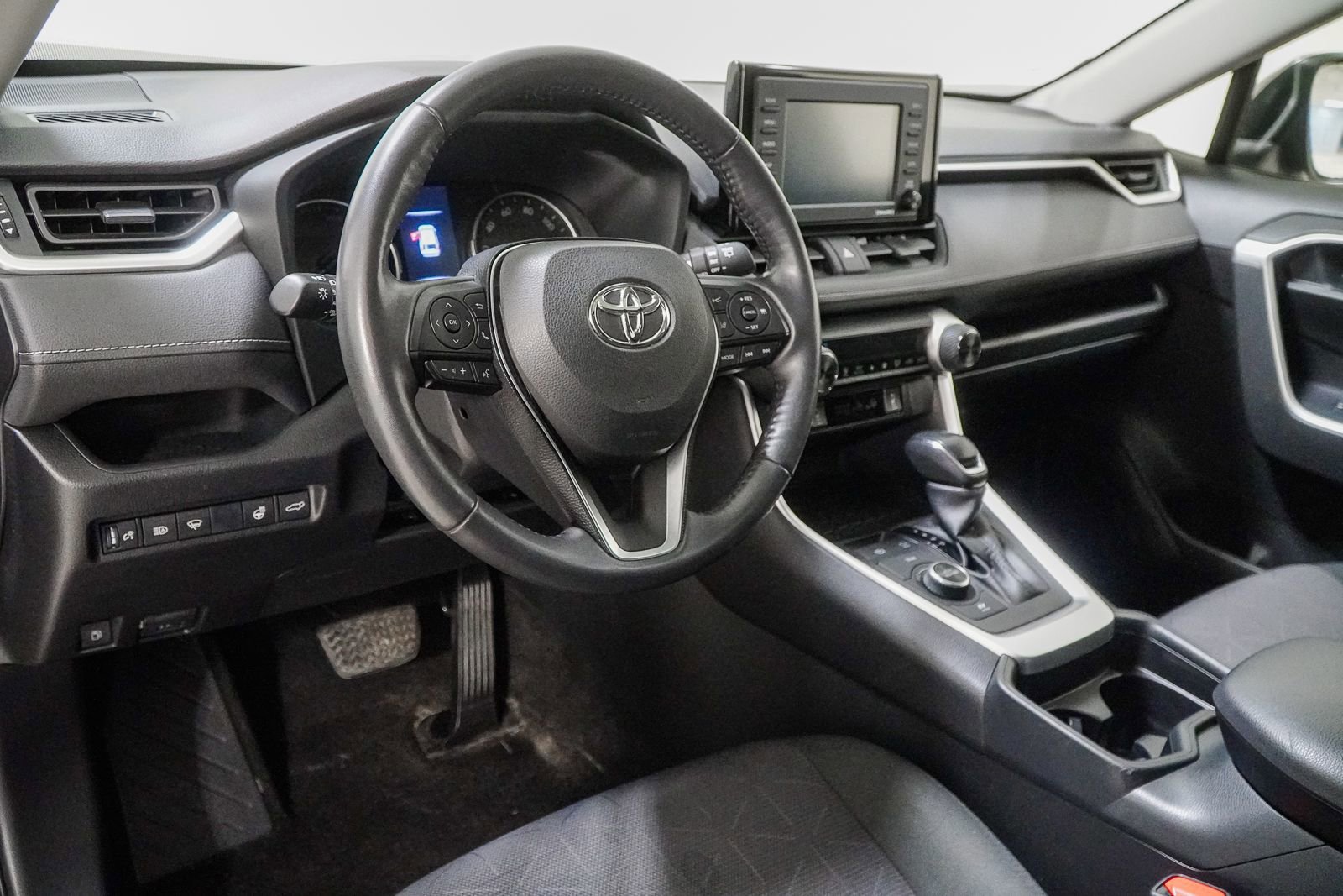 Used 2020 Toyota RAV4 XLE w/ Convenience Package AWD/4WD image 22
