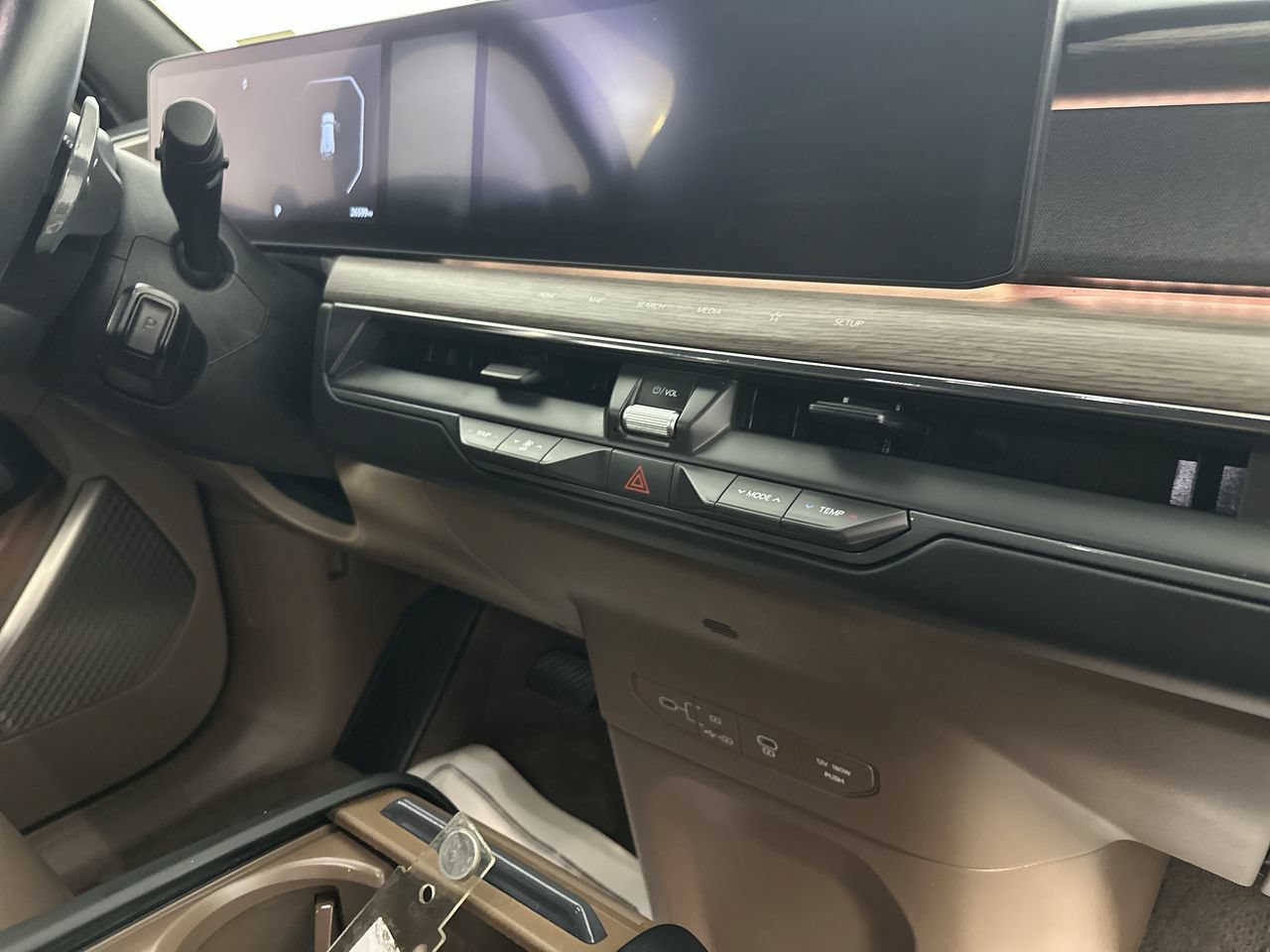 Certified 2024 Kia EV9 Land AWD/4WD image 15