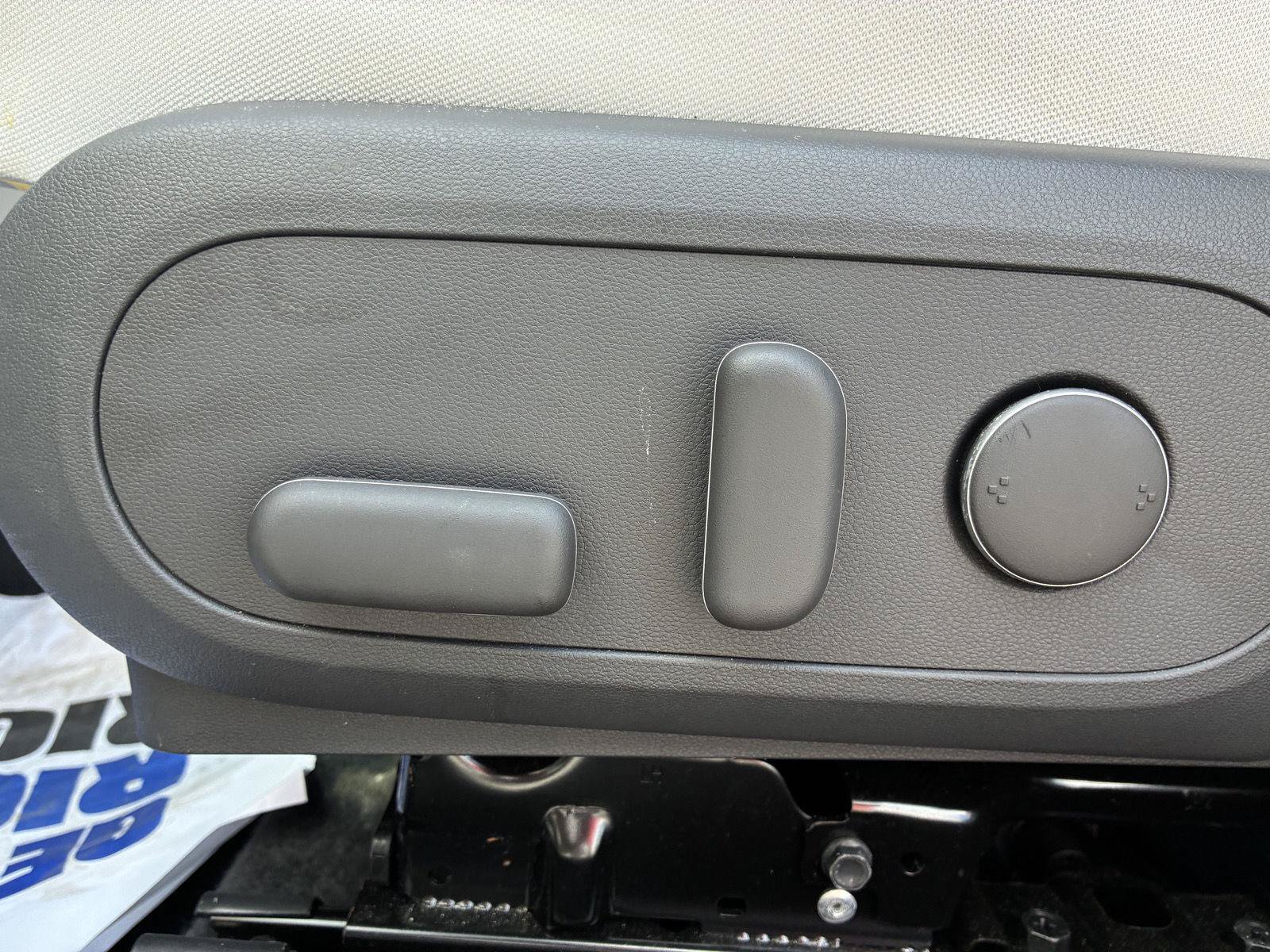 Used 2024 Hyundai Kona SEL w/ Convenience Package FWD image 15