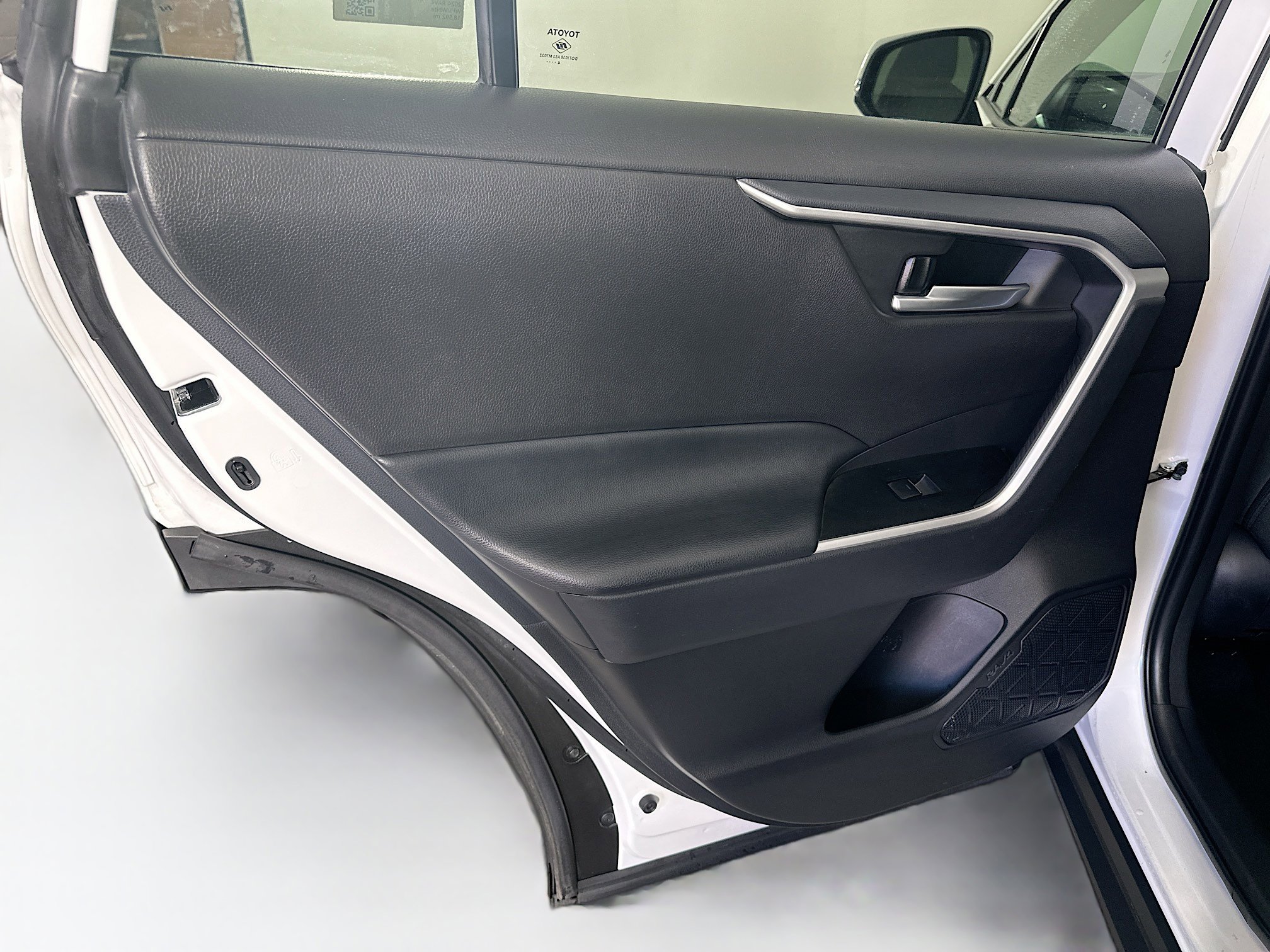 Used 2024 Toyota RAV4 XLE image 27