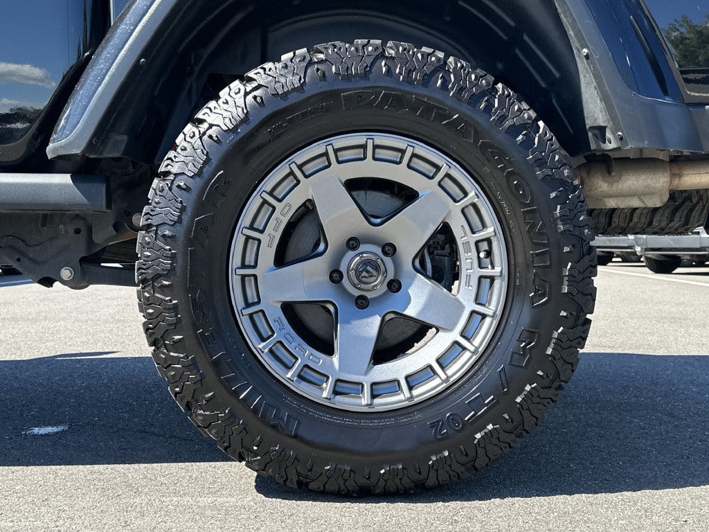 Certified 2022 Jeep Gladiator Mojave w/ Cold Weather Group AWD/4WD image 16