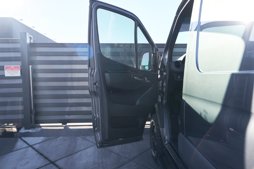 Used 2021 Mercedes-Benz Sprinter 2500 image 31