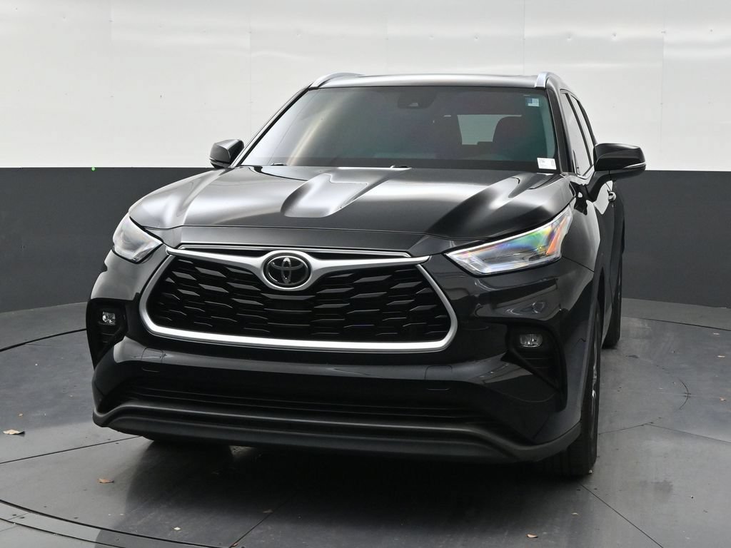 Used 2021 Toyota Highlander XLE FWD image 8
