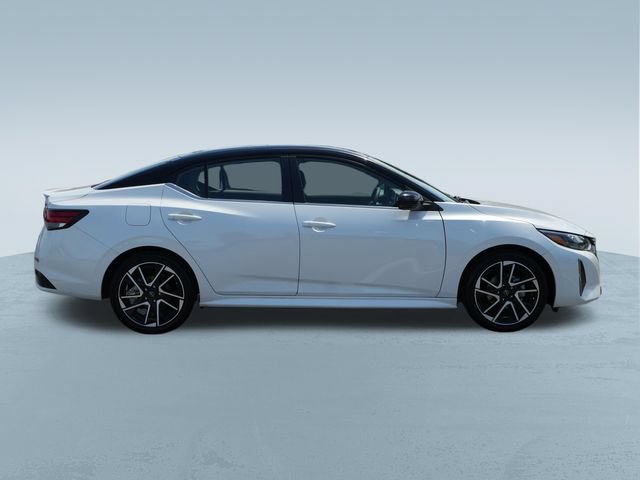 Used 2025 Nissan Sentra SR FWD image 10