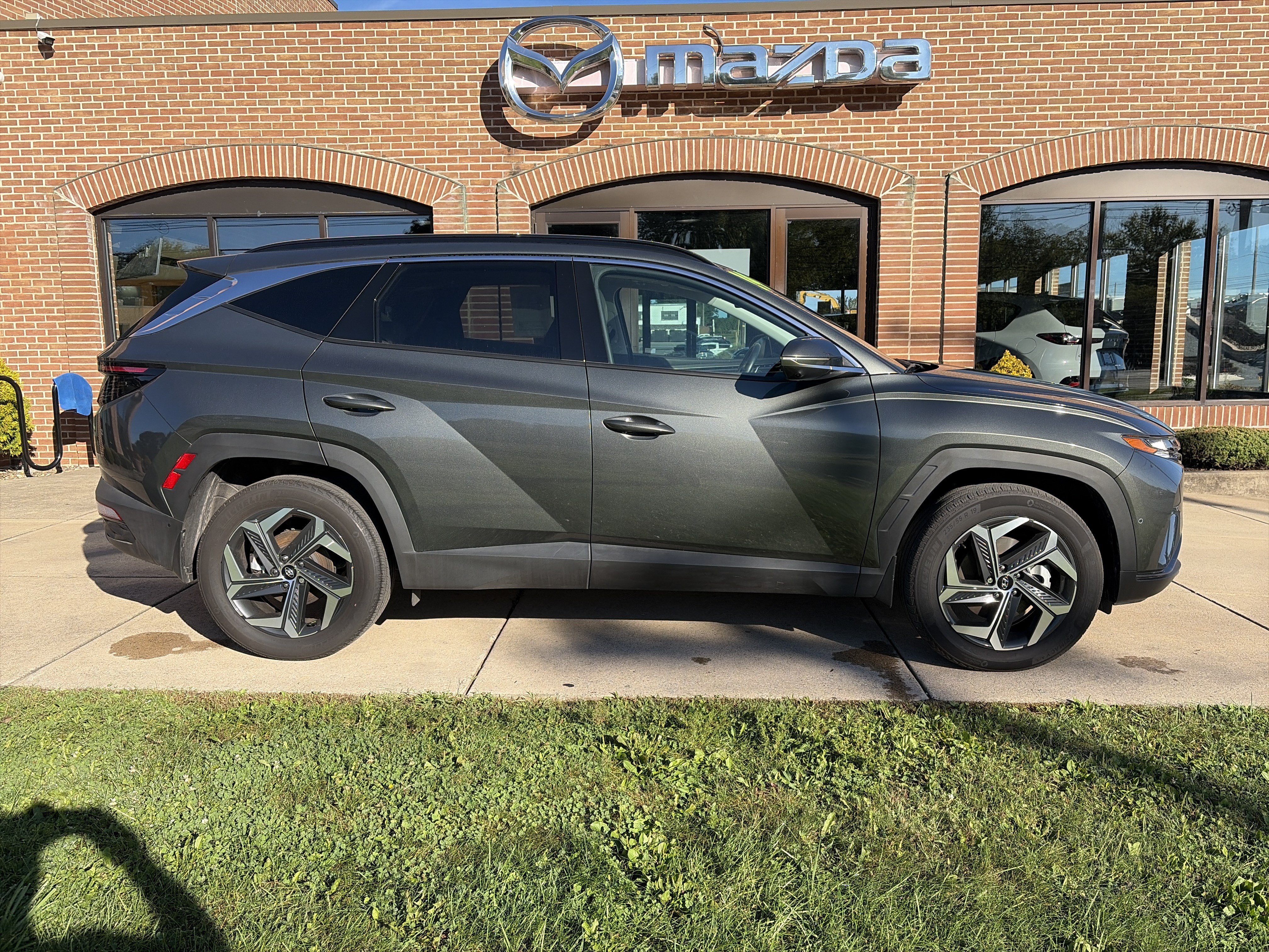 Certified 2024 Hyundai Tucson Limited AWD/4WD image 2