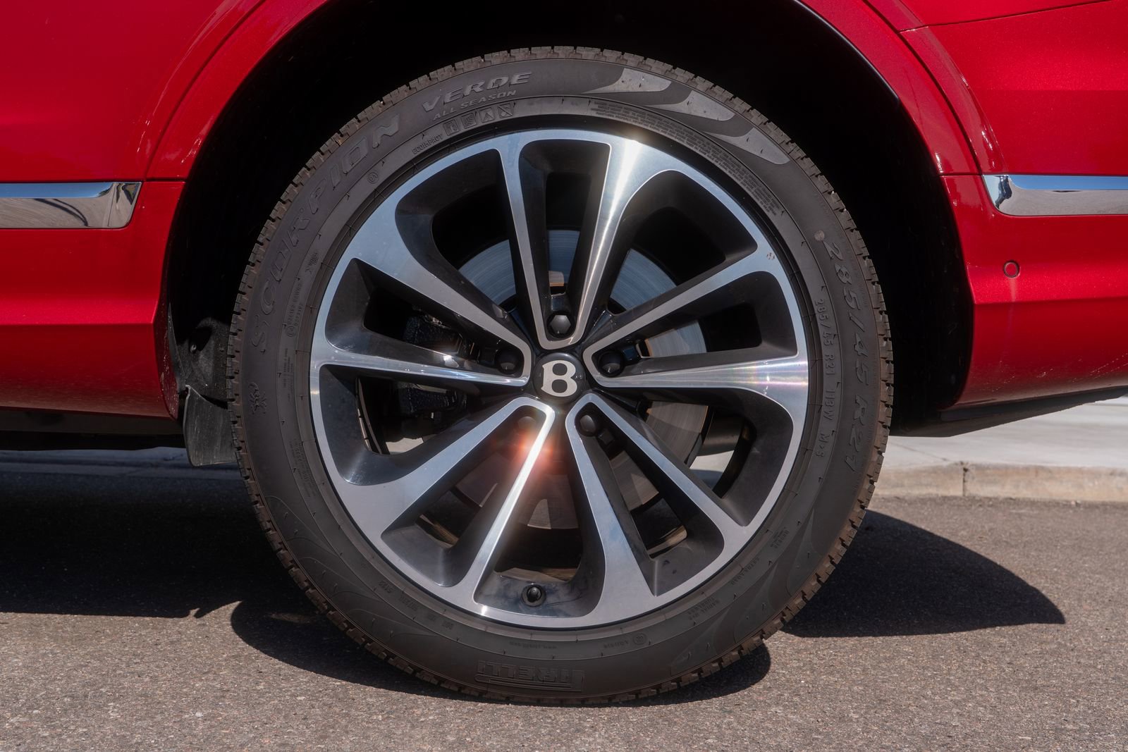 Certified 2024 Bentley Bentayga Extended Wheelbase image 9