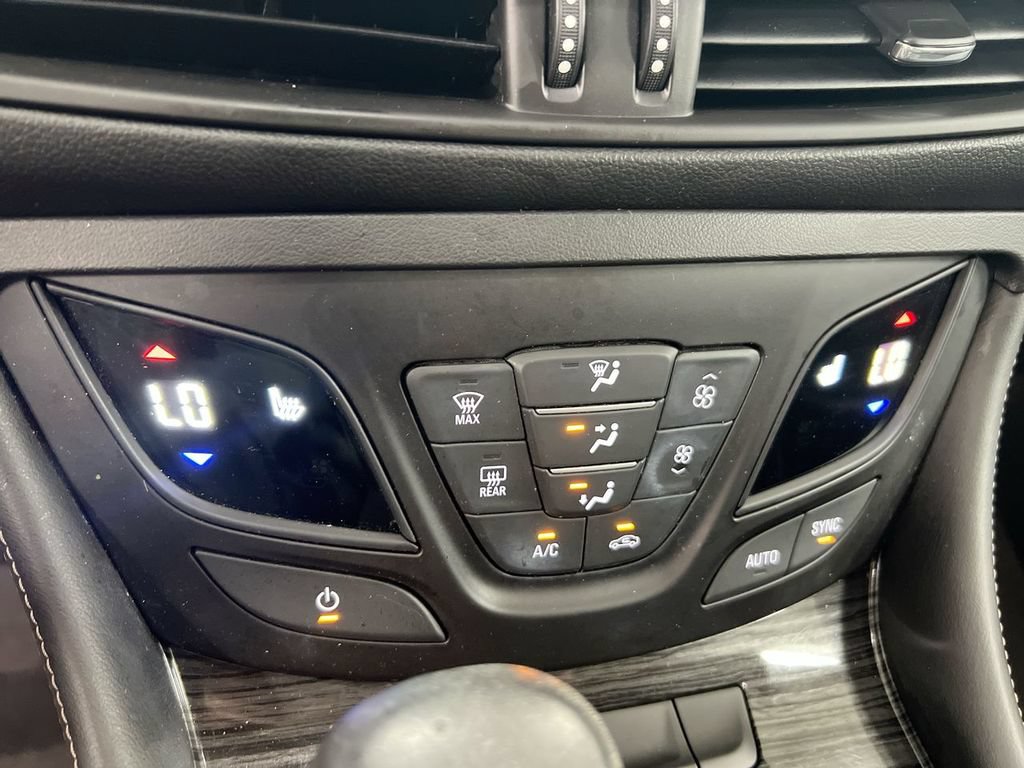 Used 2017 Buick Envision Essence FWD image 16