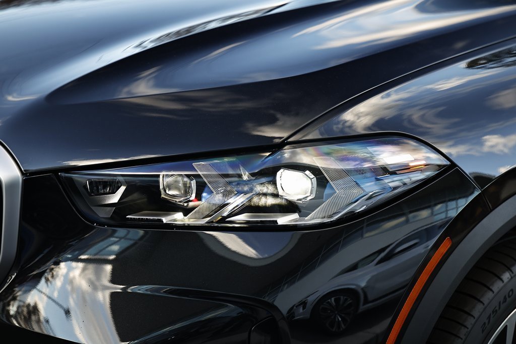 New 2026 BMW X5 xDrive50e w/ Climate Comfort Package image 12