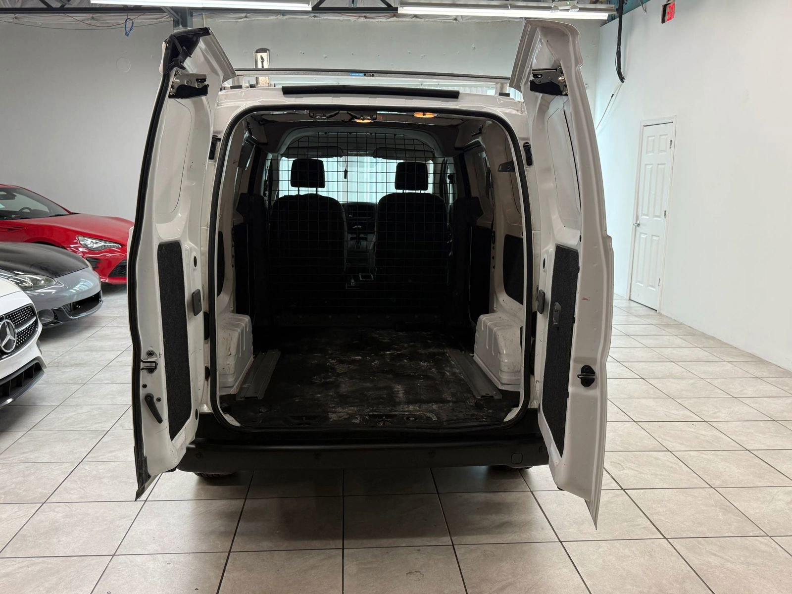 Used 2020 Nissan NV200 S FWD image 18