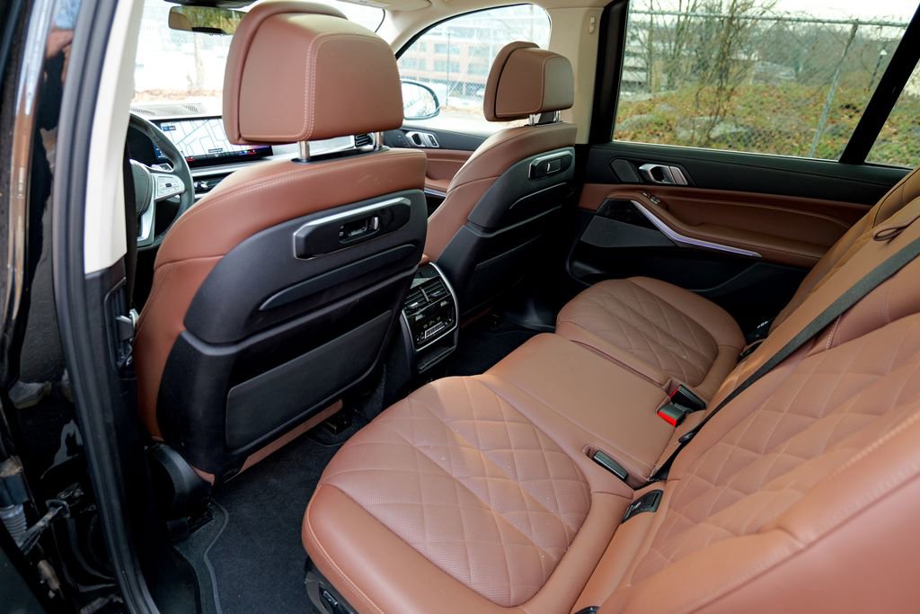 Used 2023 BMW X7 xDrive40i w/ Premium Package image 27