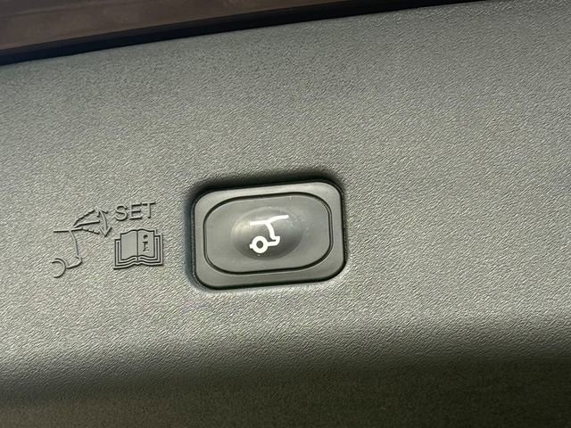 Used 2024 Lincoln Nautilus Reserve w/ Equipment Group 202A AWD/4WD image 29