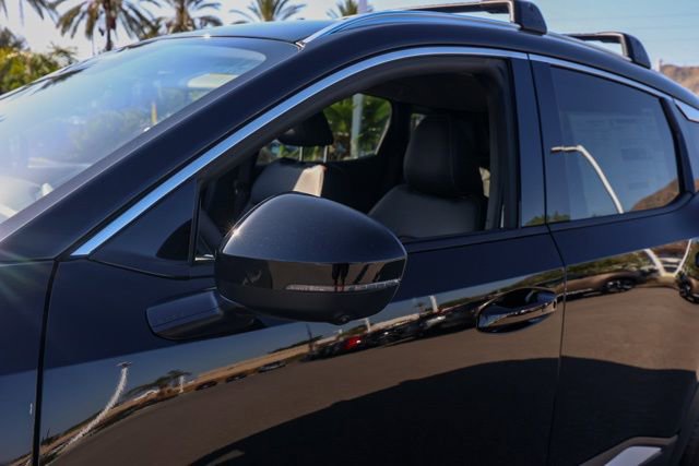 New 2025 Nissan Kicks SR image 12