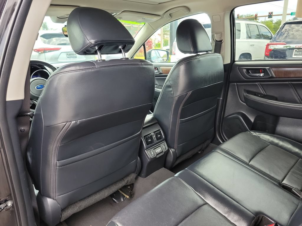 Used 2018 Subaru Outback 3.6R Limited AWD/4WD image 12