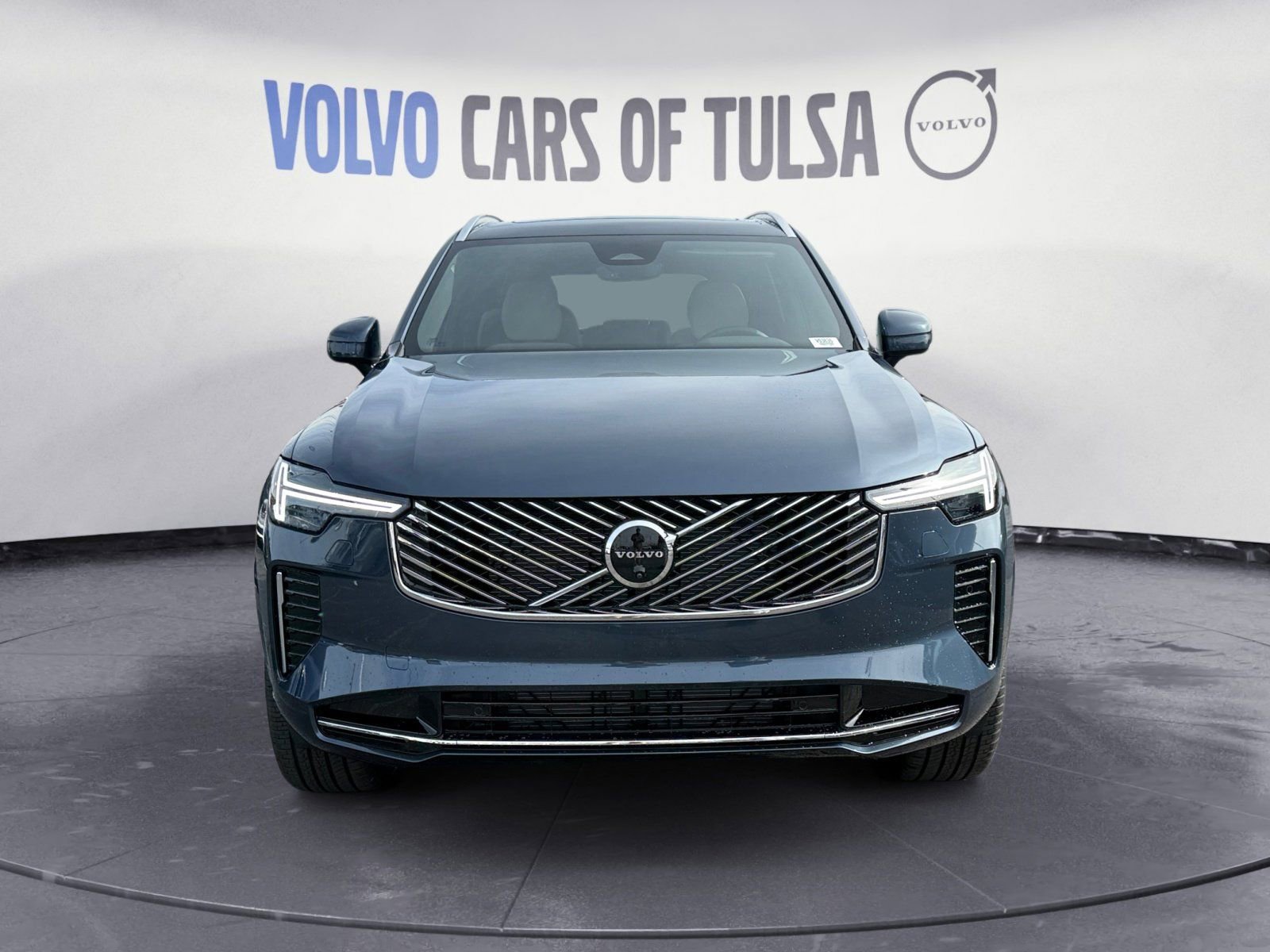 New 2026 Volvo XC90 B6 Plus w/ Protection Package Premier image 8