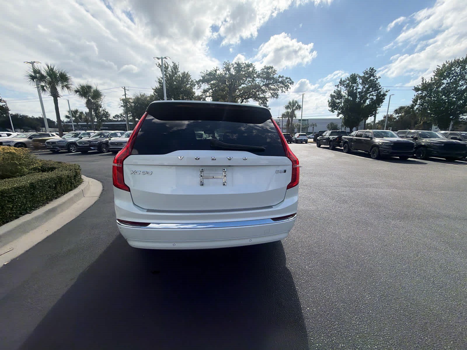 Used 2024 Volvo XC90 B5 Core AWD/4WD image 17