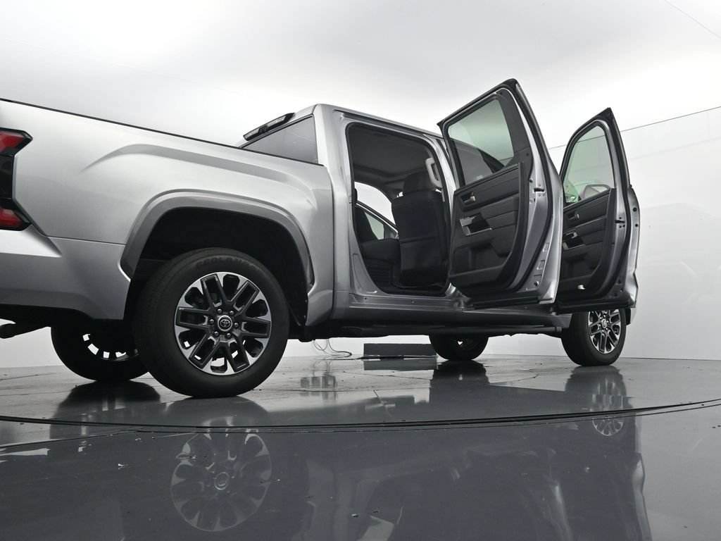 Used 2024 Toyota Tundra Limited AWD/4WD image 43