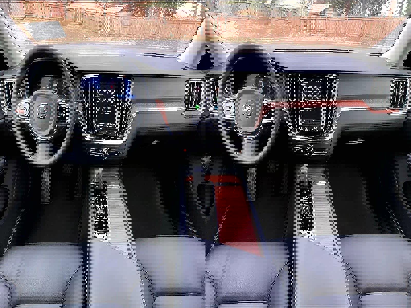 Used 2025 Volvo V60 B5 Cross Country Plus image 18