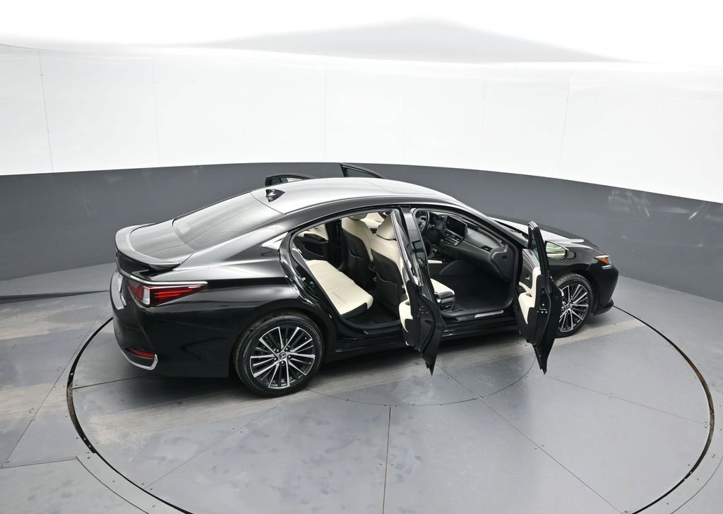 Used 2024 Lexus ES 300h w/ Premium Package FWD image 46