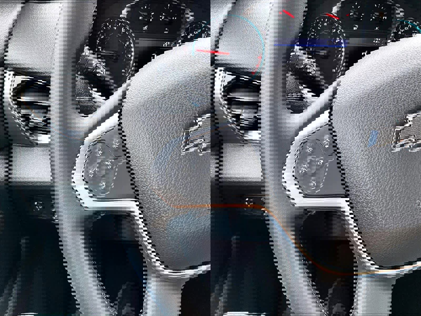 Used 2023 Chevrolet Traverse LT w/ Midnight/Sport Edition image 24