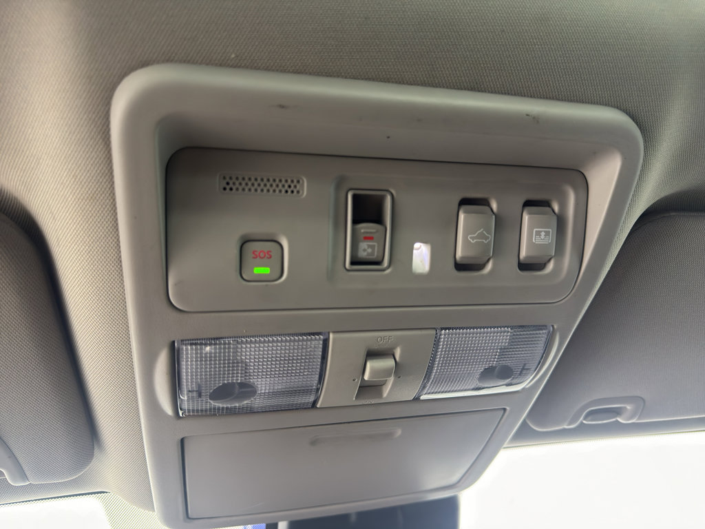 Used 2020 Nissan Titan SL w/ Moonroof Package RWD image 27