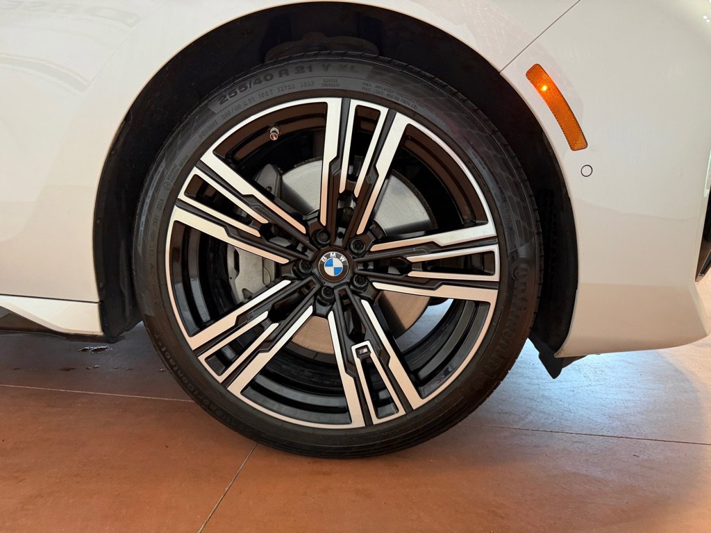 Used 2023 BMW 760i xDrive w/ Parking Assistance Package image 11