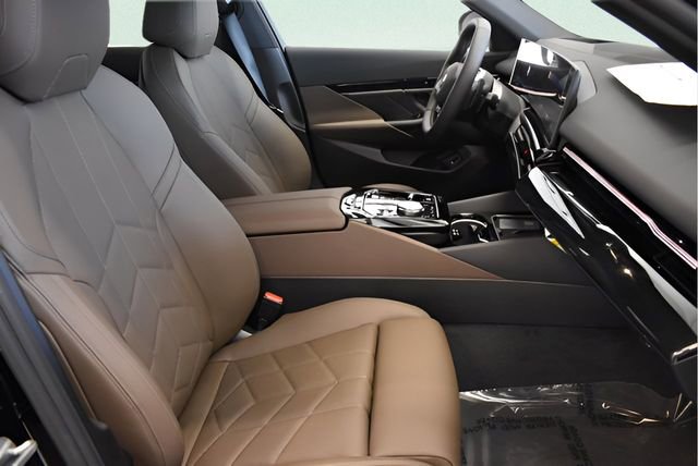 New 2026 BMW 530i xDrive w/ Premium Package AWD/4WD image 19