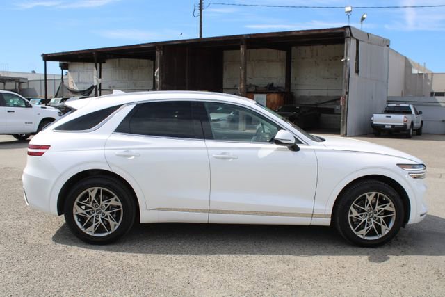 Used 2022 Genesis GV70 2.5T w/ Select Package image 3