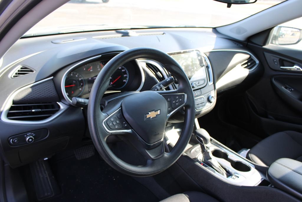 Used 2024 Chevrolet Malibu LT image 17