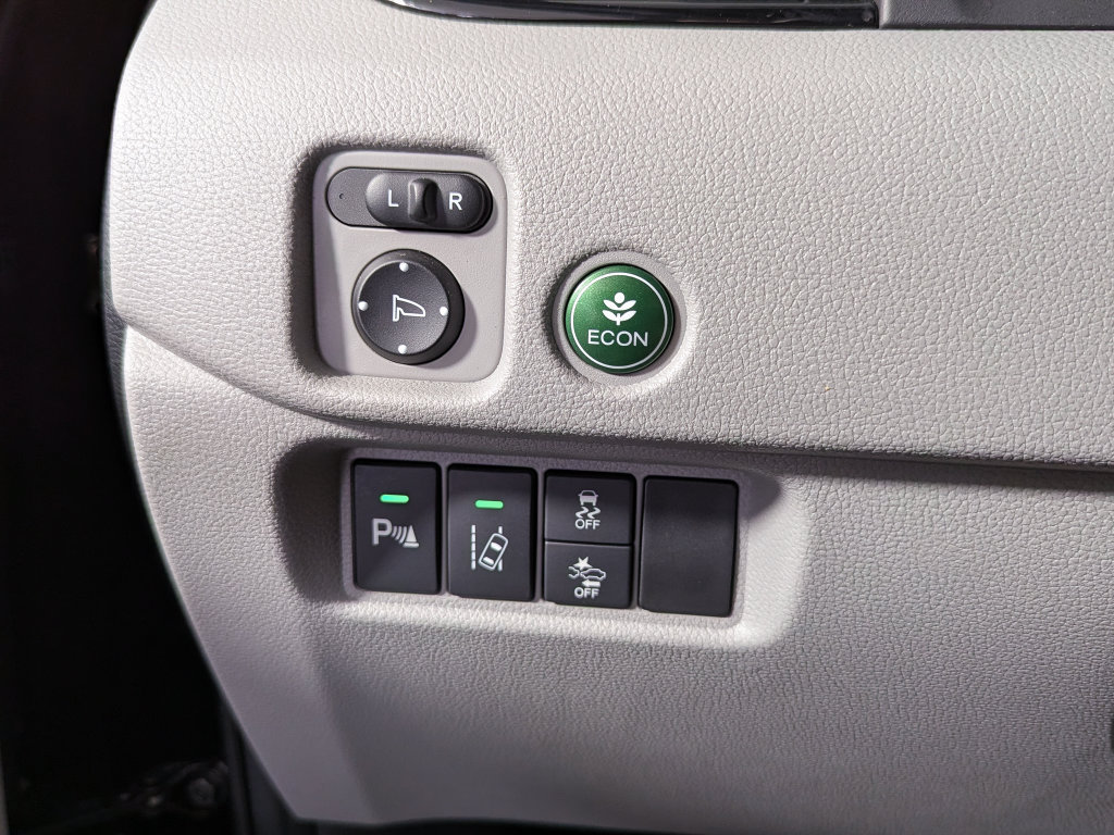 Used 2017 Honda Pilot Touring image 32