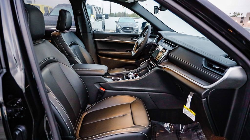 New 2026 Jeep Grand Cherokee Limited w/ Limited Altitude Package image 21