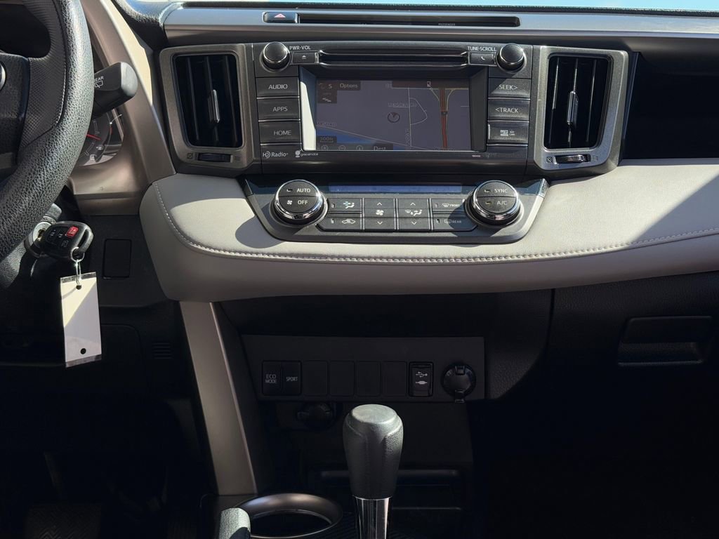 Used 2015 Toyota RAV4 XLE AWD/4WD image 16