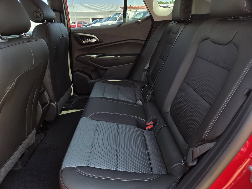 New 2026 Chevrolet Trax LT w/ LT Convenience Package FWD image 19