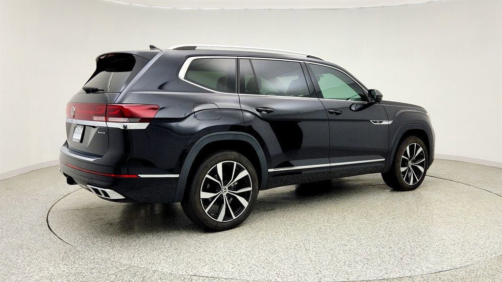 Used 2024 Volkswagen Atlas SEL Premium R-Line AWD/4WD image 5