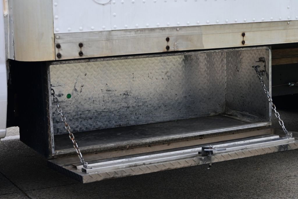 Used 2018 Ford E-450 and Econoline 450 Super Duty w/ Power Windows & Locks Group RWD image 44
