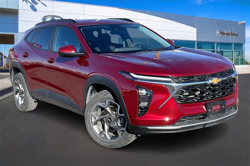 Used 2025 Chevrolet Trax LT image 11