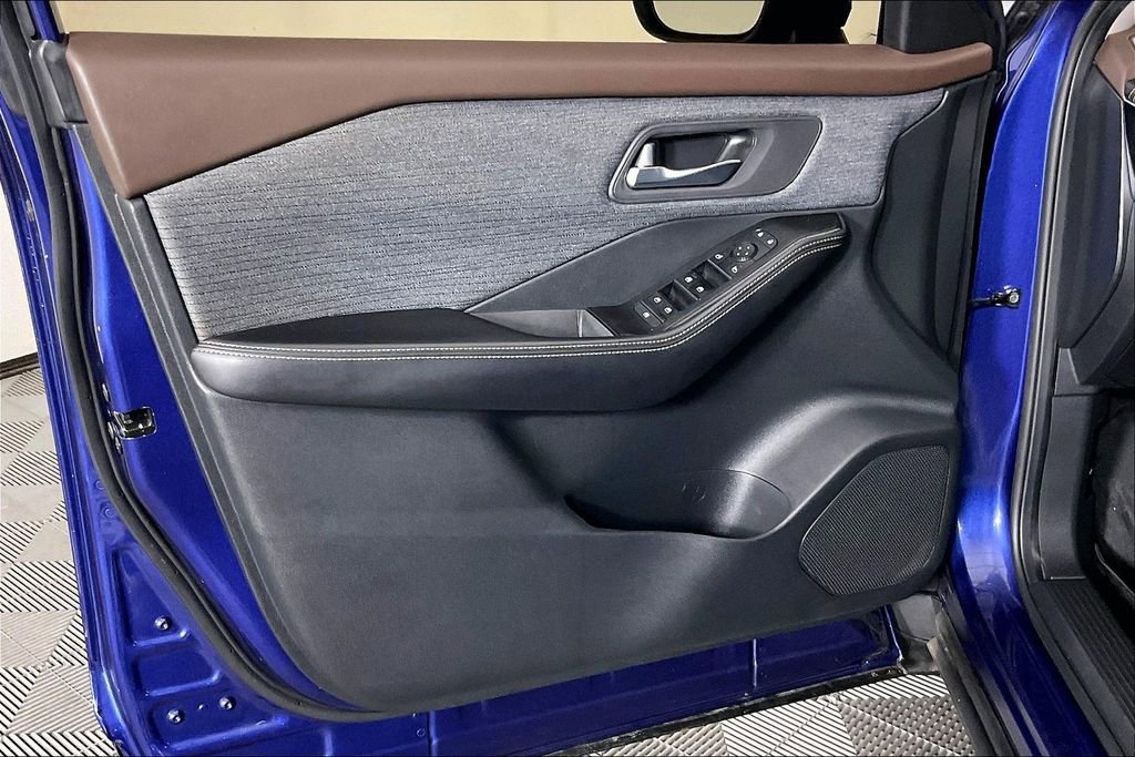 Used 2022 Nissan Rogue SV AWD/4WD image 24