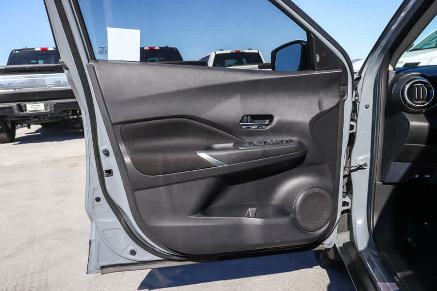 Used 2022 Nissan Kicks SV FWD image 21