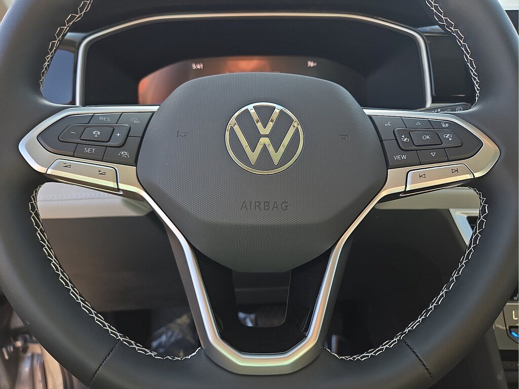New 2026 Volkswagen Taos SE FWD image 25