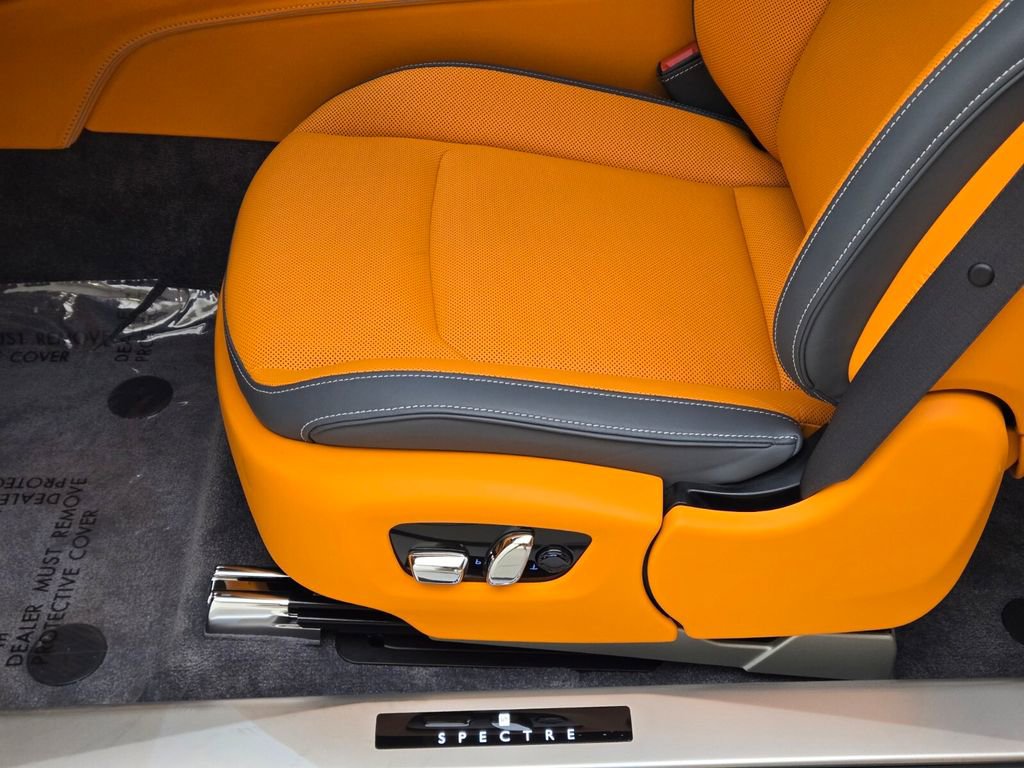 New 2025 Rolls-Royce Spectre w/ Spectre Launch Package image 30