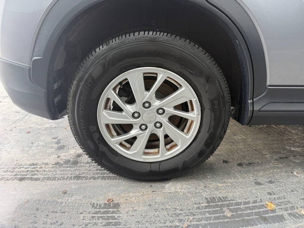 Used 2018 Mitsubishi Eclipse Cross ES image 33