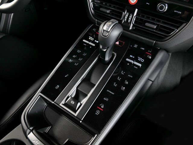 New 2026 Porsche Macan S AWD/4WD image 17