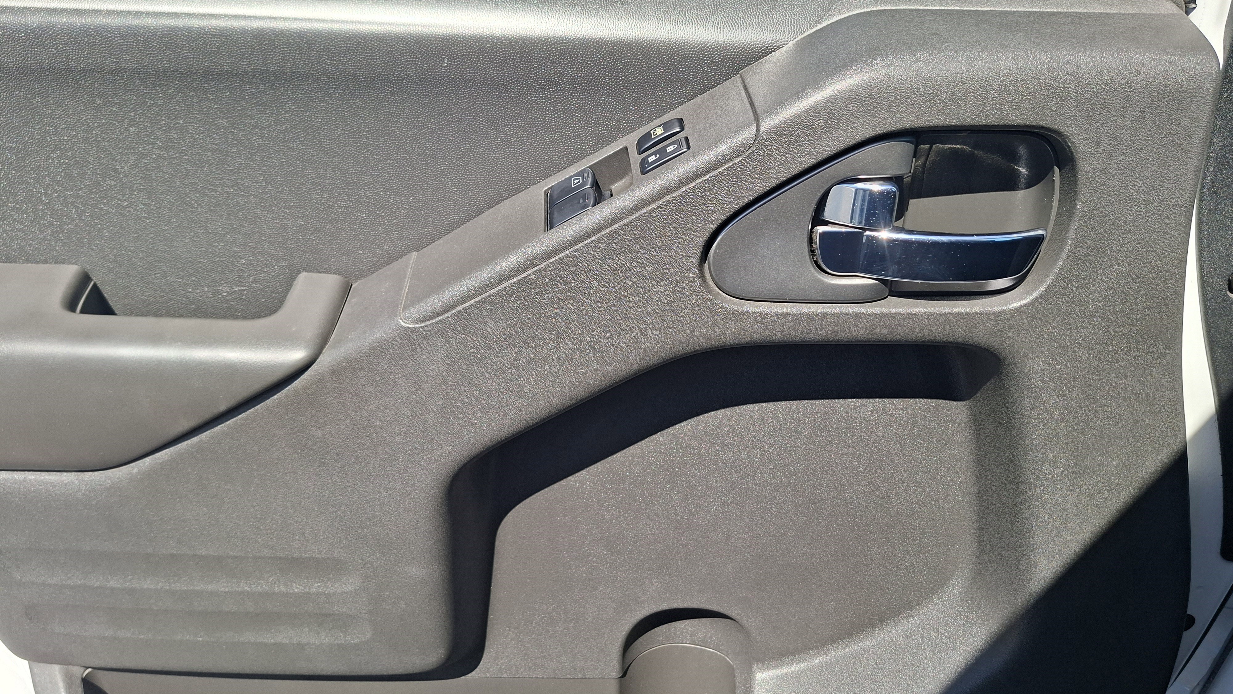 Used 2019 Nissan Frontier SV image 16