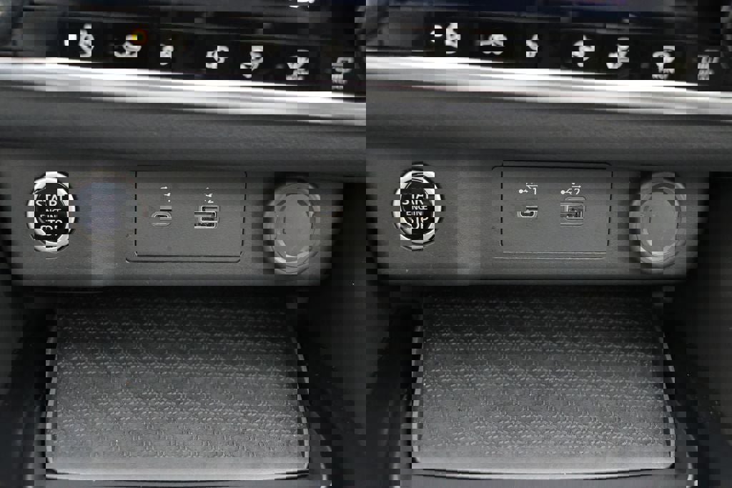 Used 2023 Nissan Rogue SV w/ SV Premium Package image 25