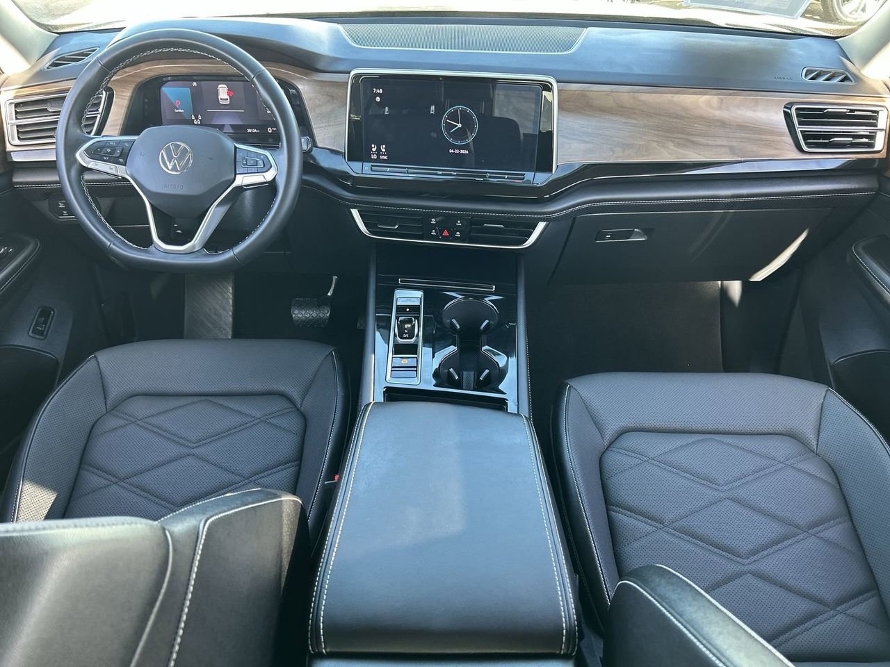 Used 2024 Volkswagen Atlas SE AWD/4WD image 12