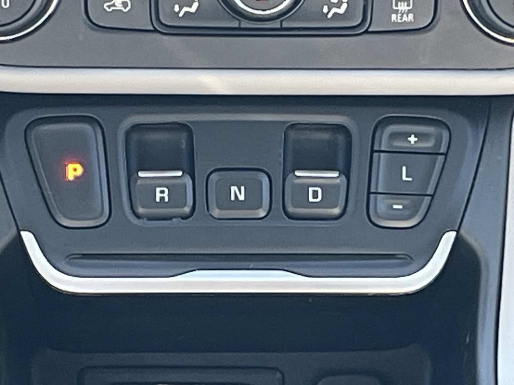 Used 2019 GMC Terrain SLT w/ Preferred Package FWD image 17