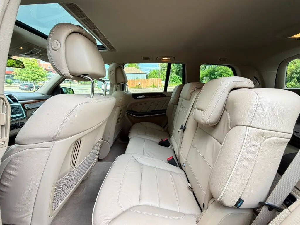 Used 2013 Mercedes-Benz GL 550 4MATIC image 11