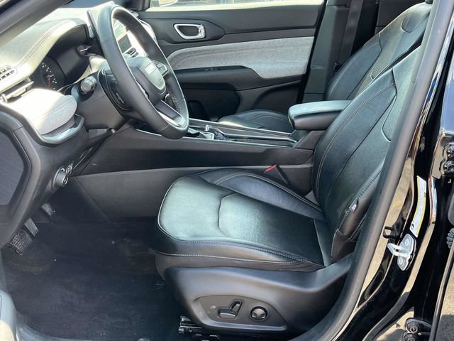 Used 2023 Jeep Compass Latitude AWD/4WD image 13