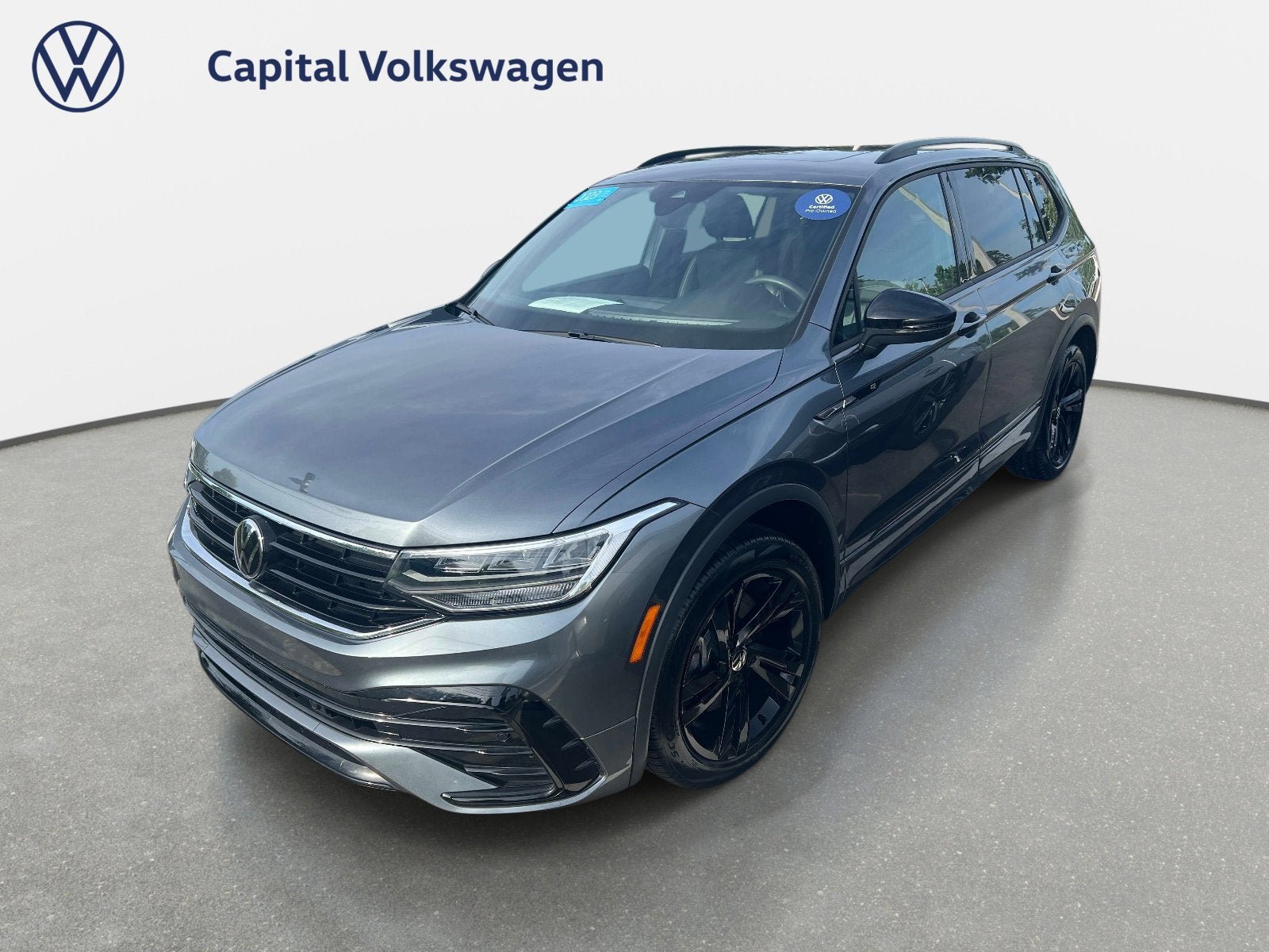 Used 2023 Volkswagen Tiguan SE R-Line FWD image 1