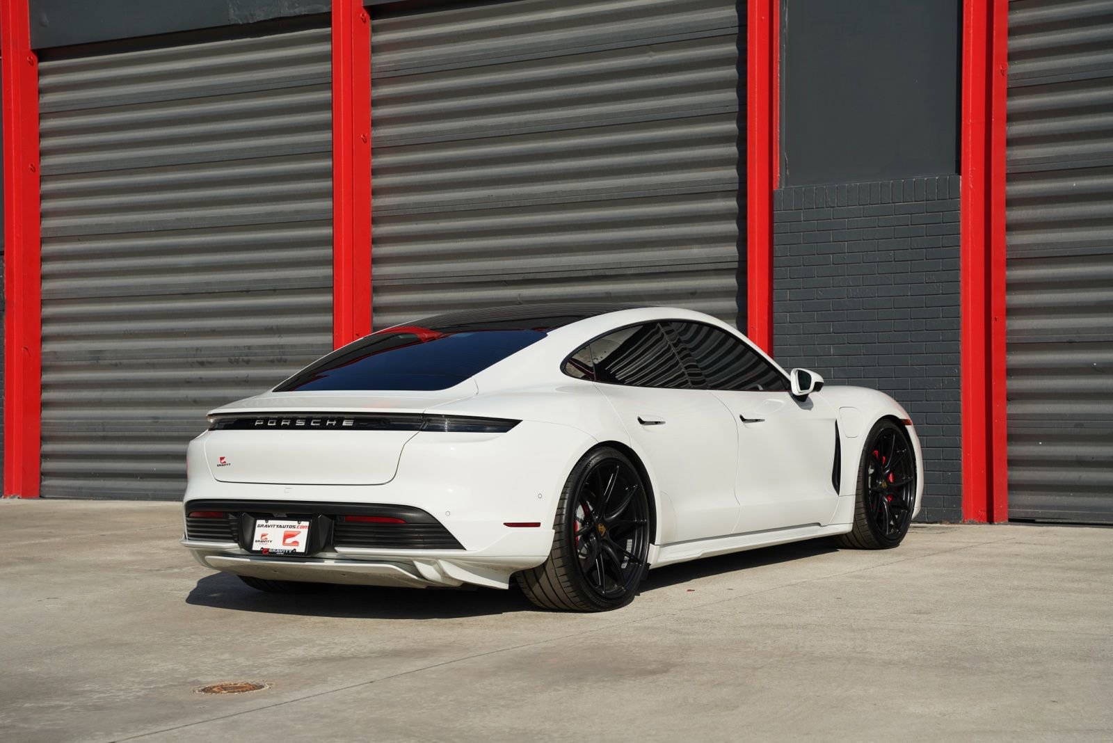 Used 2020 Porsche Taycan 4S w/ Premium Package image 9